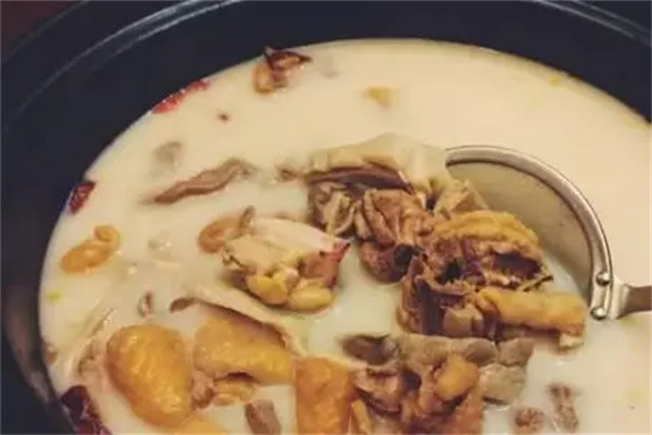 竹笙豬肚雞椰子雞