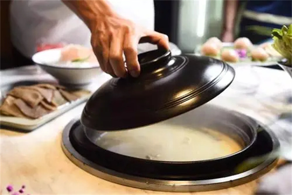 太吉香豬肚雞泡泡蛙