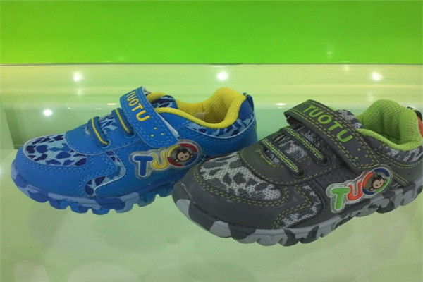 大耳朵圖圖童鞋