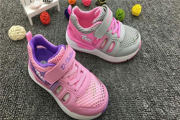 大耳朵圖圖童鞋