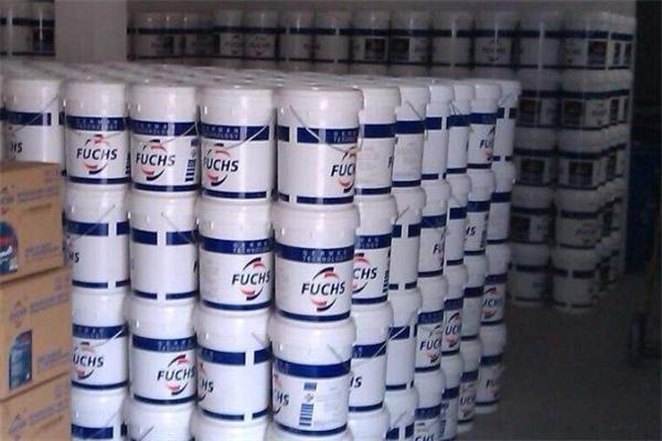 福斯?jié)櫥? /><p>德國(guó)福斯油品集團(tuán)歷經(jīng)八十年的發(fā)展，目前已成為世界大型的獨(dú)立潤(rùn)滑油生產(chǎn)商之一，同時(shí)也是德國(guó)較少業(yè)務(wù)遍及全球的專(zhuān)業(yè)潤(rùn)滑油公司之一。</p><p>以先進(jìn)的技術(shù)和創(chuàng)立精神以及產(chǎn)品服務(wù)的高質(zhì)量而著稱(chēng)于世的福斯集團(tuán)是當(dāng)今世界重要的車(chē)輛和工業(yè)用潤(rùn)滑油供應(yīng)商。憑借高度的專(zhuān)業(yè)化，福斯為客戶(hù)提供種類(lèi)齊全的潤(rùn)滑產(chǎn)品和解決方案，從而較大限度地滿(mǎn)足各種不同的應(yīng)用需求。</p><img src=