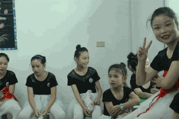 啟迪藝術(shù)教育