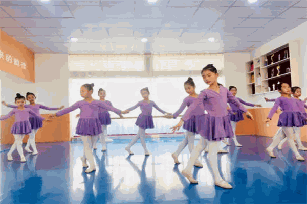 金舞鞋舞蹈學(xué)校