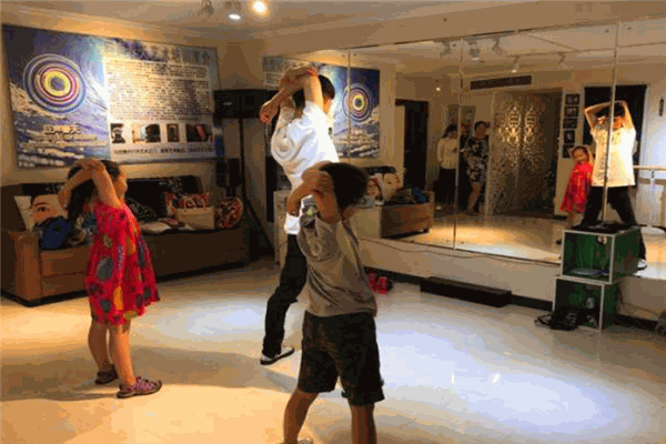 巨聲春天藝術培訓