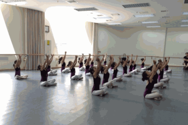 晶晶舞蹈工作室