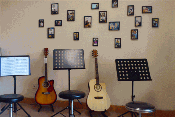 春曉曉樂器培訓(xùn)