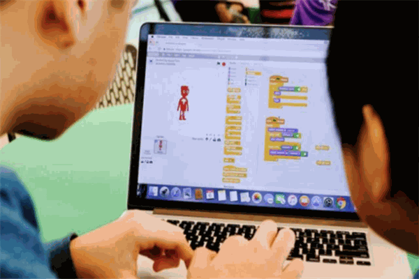 聰明小鬼少兒編程