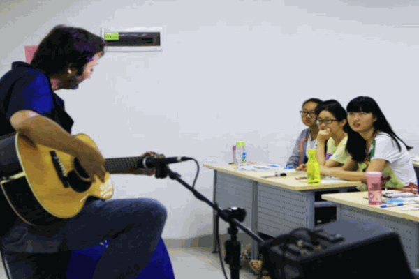 陳燮陽音樂中心