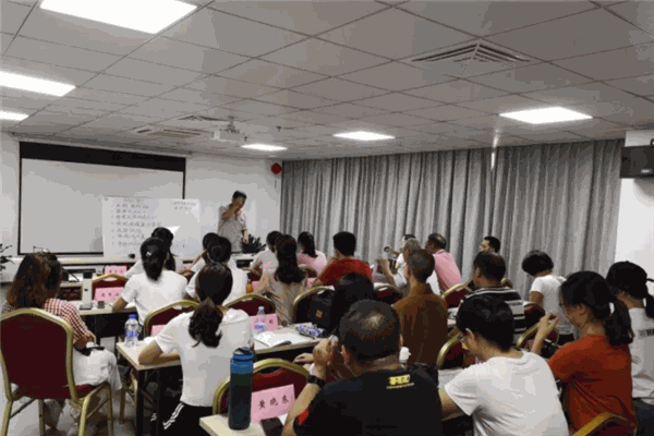 海峽攝影藝術(shù)培訓(xùn)學(xué)校