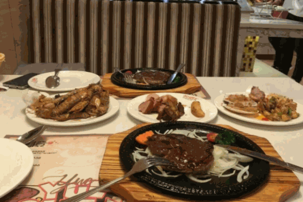 么么噠牛排自助餐廳