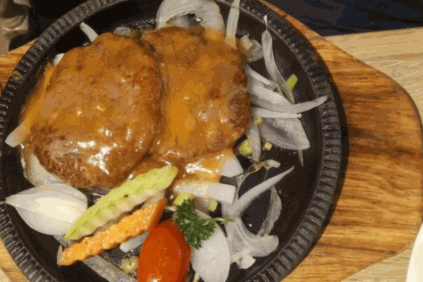 么么噠牛排自助餐廳