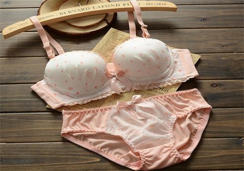 快時(shí)尚內(nèi)衣