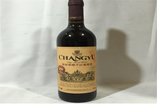 張?jiān)＝巡馗杉t葡萄酒