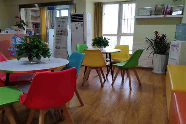 韋伯雙語機器人教育