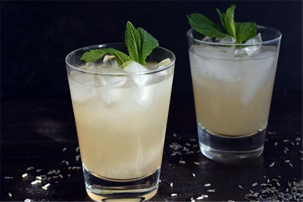 青蘋(píng)果奶茶