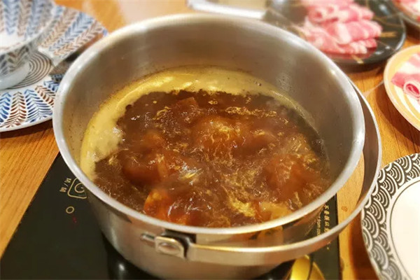 涮小皖旋轉(zhuǎn)小火鍋