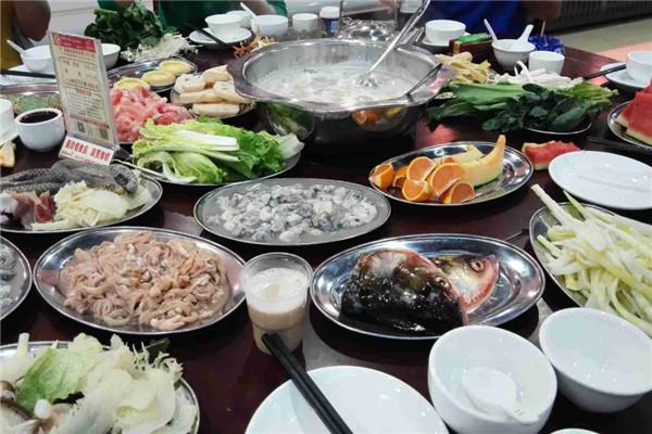 華冠一鍋海鮮肥牛自助火鍋