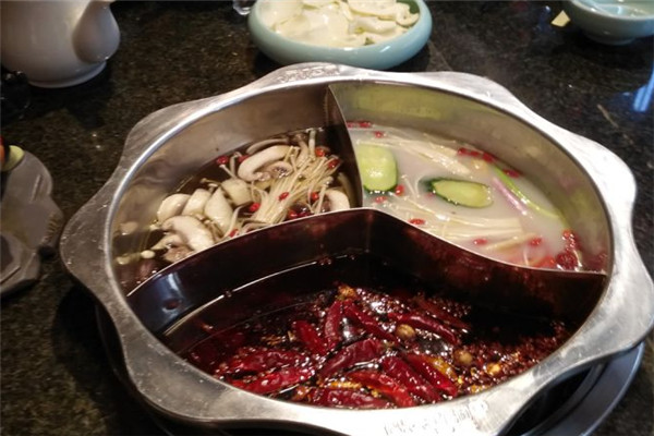 麻辣潮新派火鍋川菜