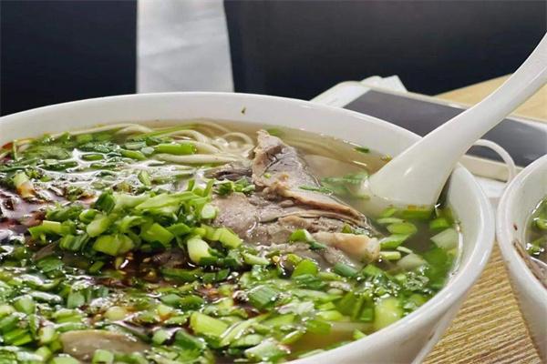 晉雪龍山西面館