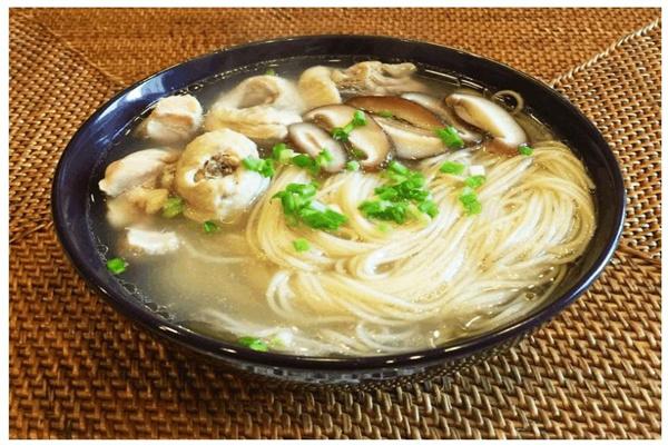 寶強(qiáng)雞湯面