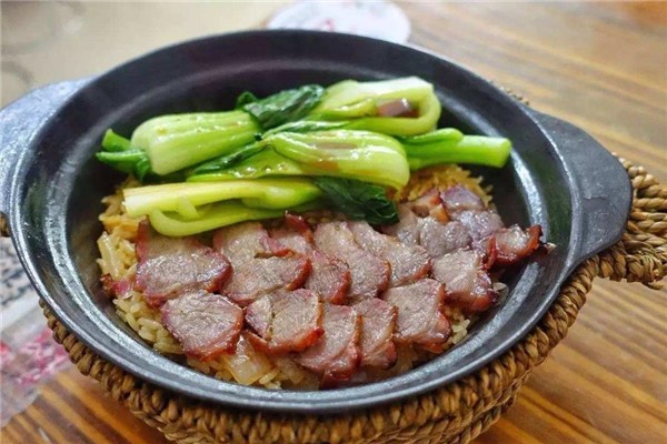 味之閩溢口香煲仔飯