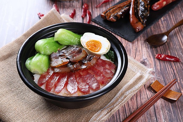 金秋臘味煲仔飯