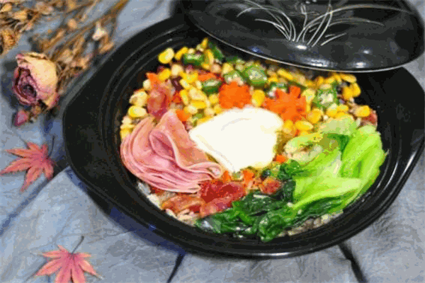 滿分煲現(xiàn)煲煲仔飯