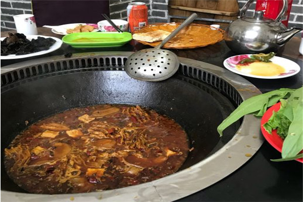 久久隆柴火大鍋臺