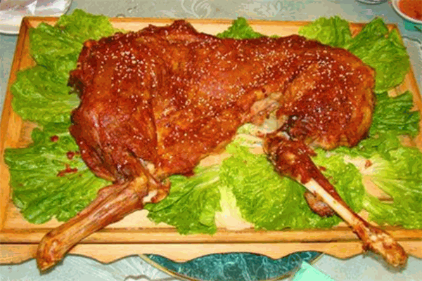 大草原烤羊腿