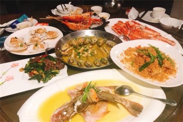 79號魚船海鮮主題餐廳