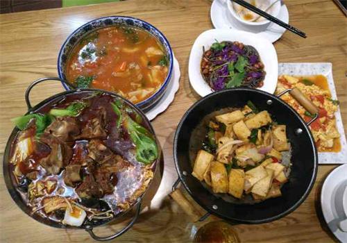 耶麗亞新疆風(fēng)味餐廳