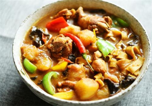 吉東家黃燜雞米飯