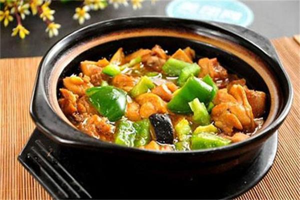 依胃黃燜雞米飯