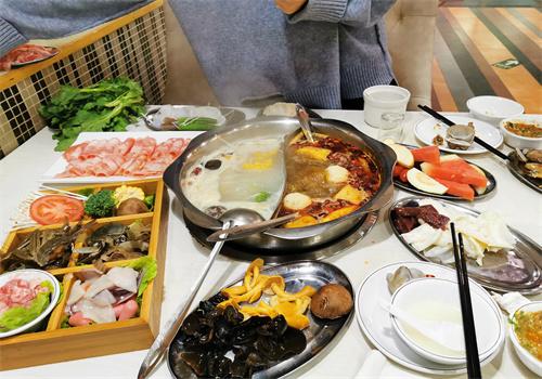 冠菌海鮮肥牛自助火鍋