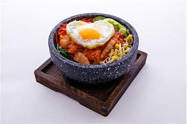 金三順石鍋拌飯