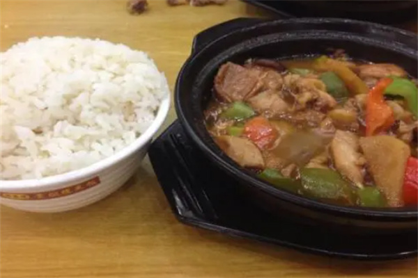 魯正宗黃燜雞米飯