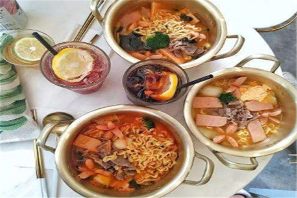 泡面工坊泡面小食堂