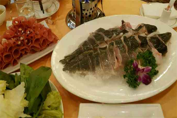 梅地亞河鮮火鍋館