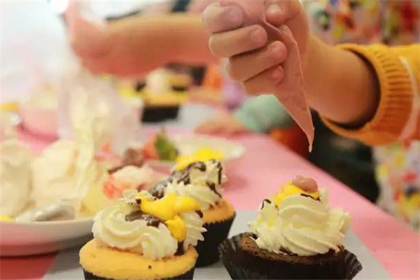 百瑞蓮diy蛋糕