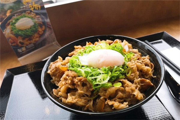 陳在龍日式牛肉飯