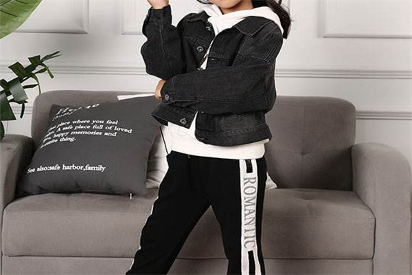 童時(shí)樂(lè)童裝