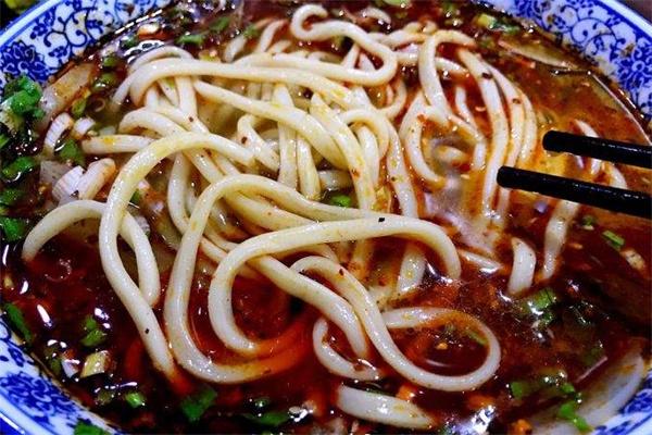 三勺辣子牛肉拉面