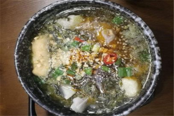 嘿舌尖酸菜魚米飯