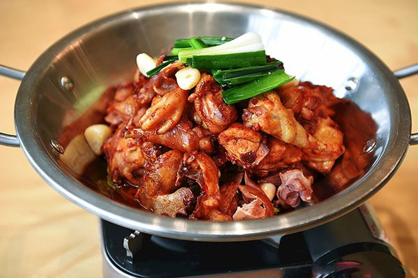 石婆婆燒雞公餐飲