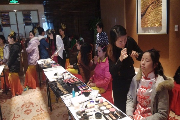 成遠(yuǎn)化妝學(xué)校