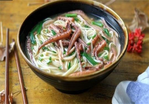 椿萱堂魷魚(yú)面