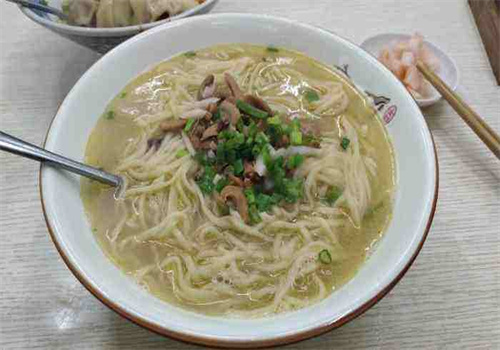 椿萱堂魷魚(yú)面