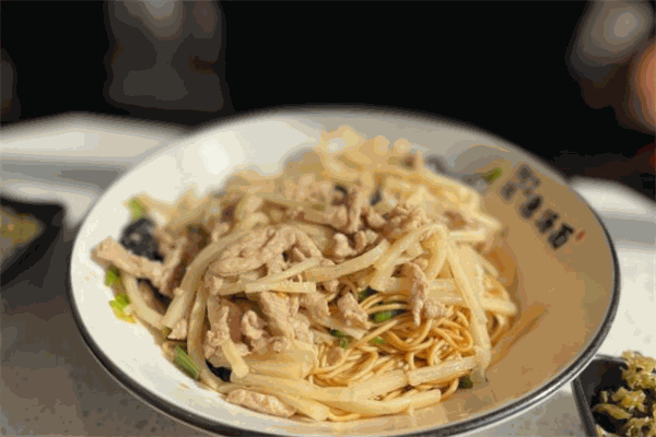 阿達(dá)師傅魚湯面