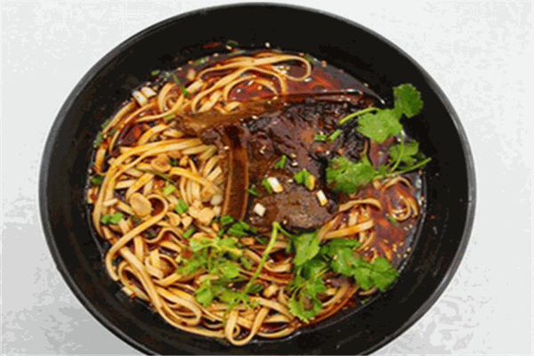 鴻利加州牛肉面