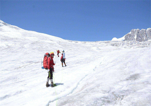 阿尼瑪卿戶外運動